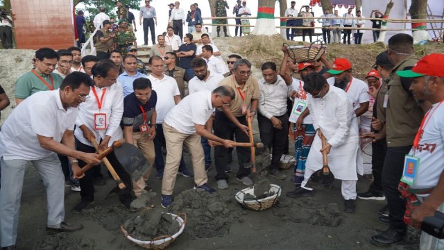 সরকারের নির্বাচনি অঙ্গীকার বাস্তবায়নে বাধাসৃষ্টির ষড়যন্ত্র রুখে দেবে জনগণ : প্রধানমন্ত্রী